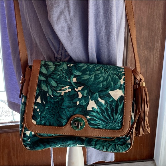 Isaac Mizrahi teal floral print crossbody, with Carmel trim - Picture 14 of 15